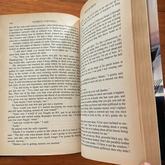 1st Edition 1st Print 1998 Patricia Cornwell Point of Origin hardcover book - Picture 10 of 12